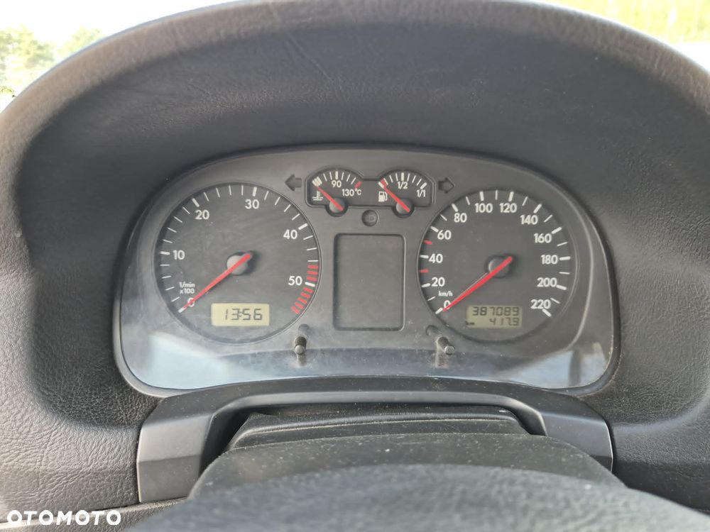 Volkswagen Golf 1.9 TDI - 12