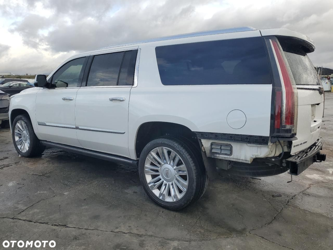 Cadillac Escalade - 2