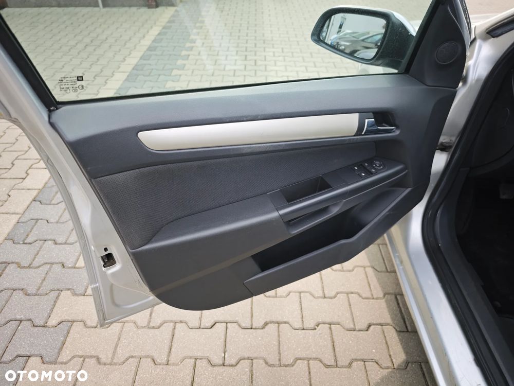 Opel Astra 1.6 Catch me - 31