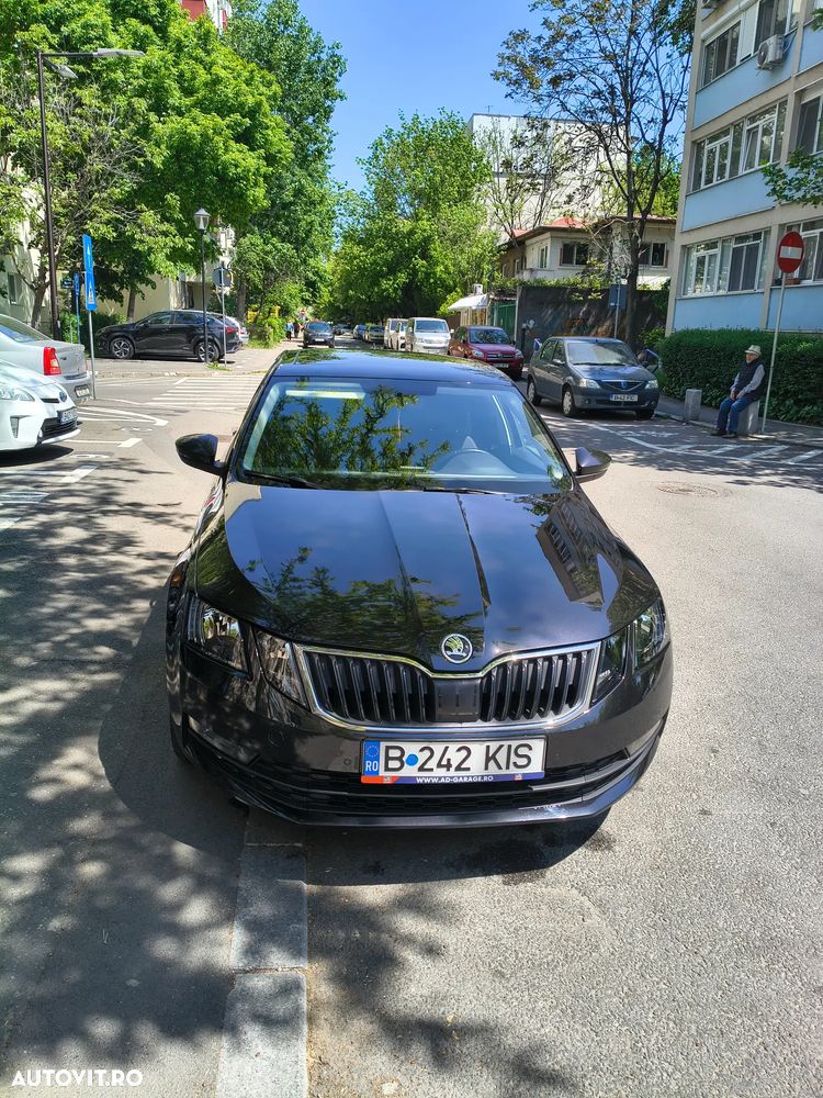 Skoda Octavia 1.6 TDI DSG Style - 1