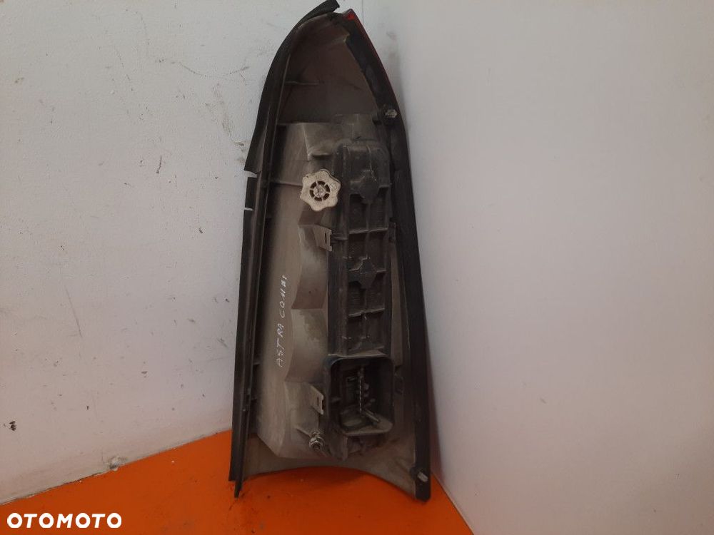 OPEL ASTRA-G 2.0 DTL KOMBI 98-09 LAMPA TYLNA TYŁ PRAWA ZEWNĘTRZNA 14368SI - 2