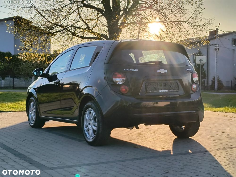 Chevrolet Aveo 1.4 16V LS - 8