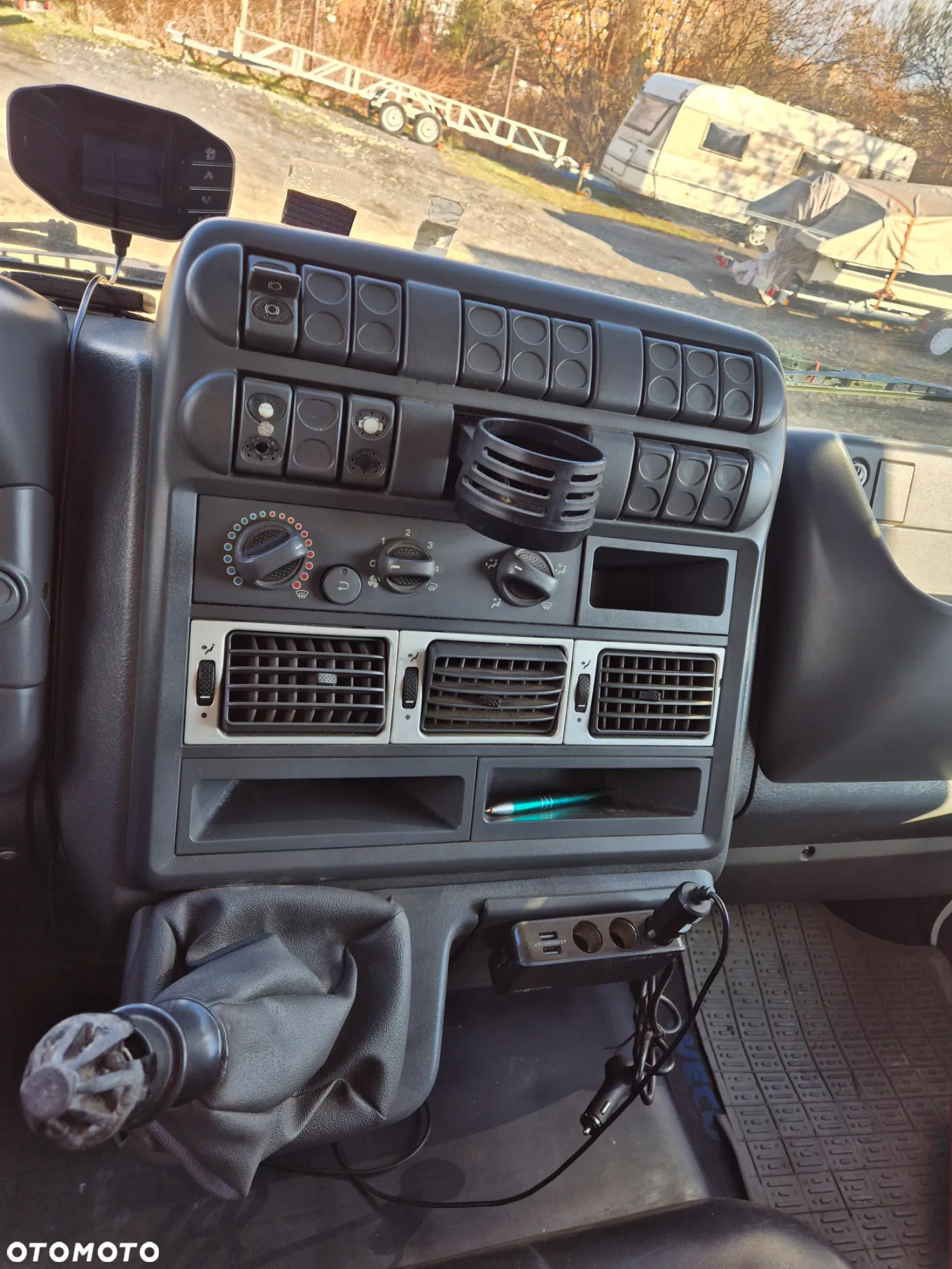 Iveco EUROCARGO 120E22 - 12