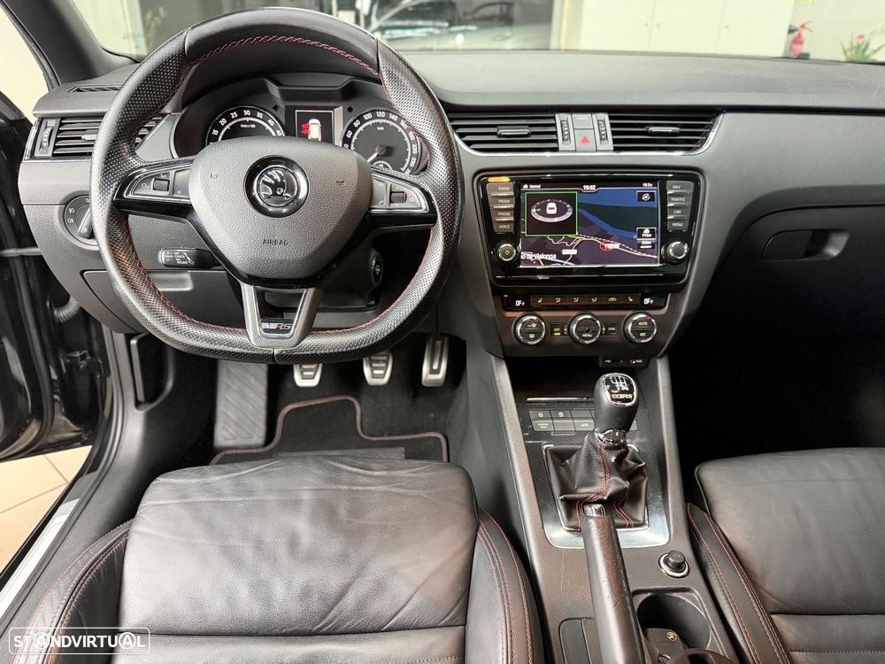 Skoda Octavia Break 2.0 TDI (Green tec) RS - 17