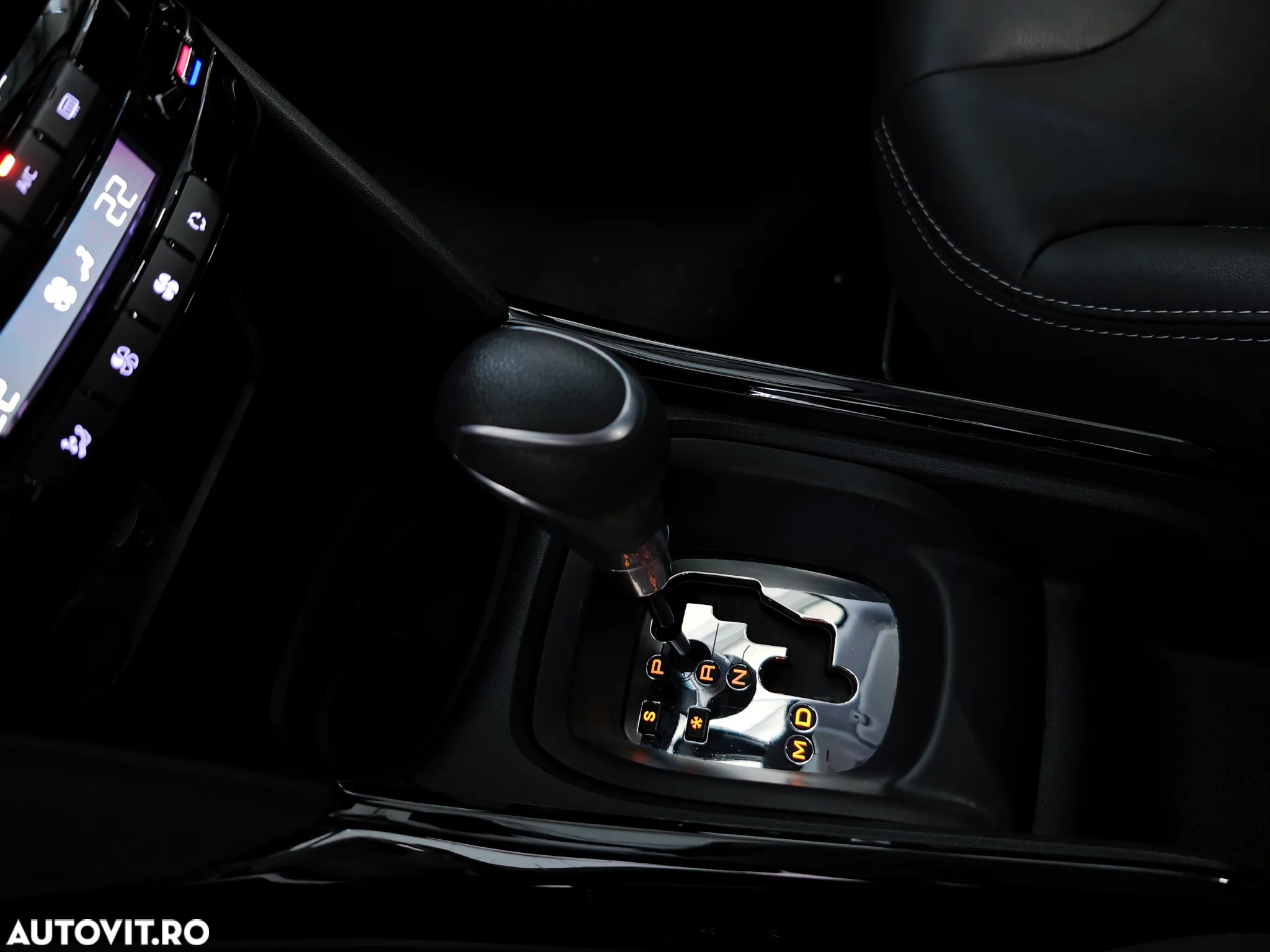 Peugeot 2008 1.2 PureTech Turbo EAT6 S&S Allure - 15