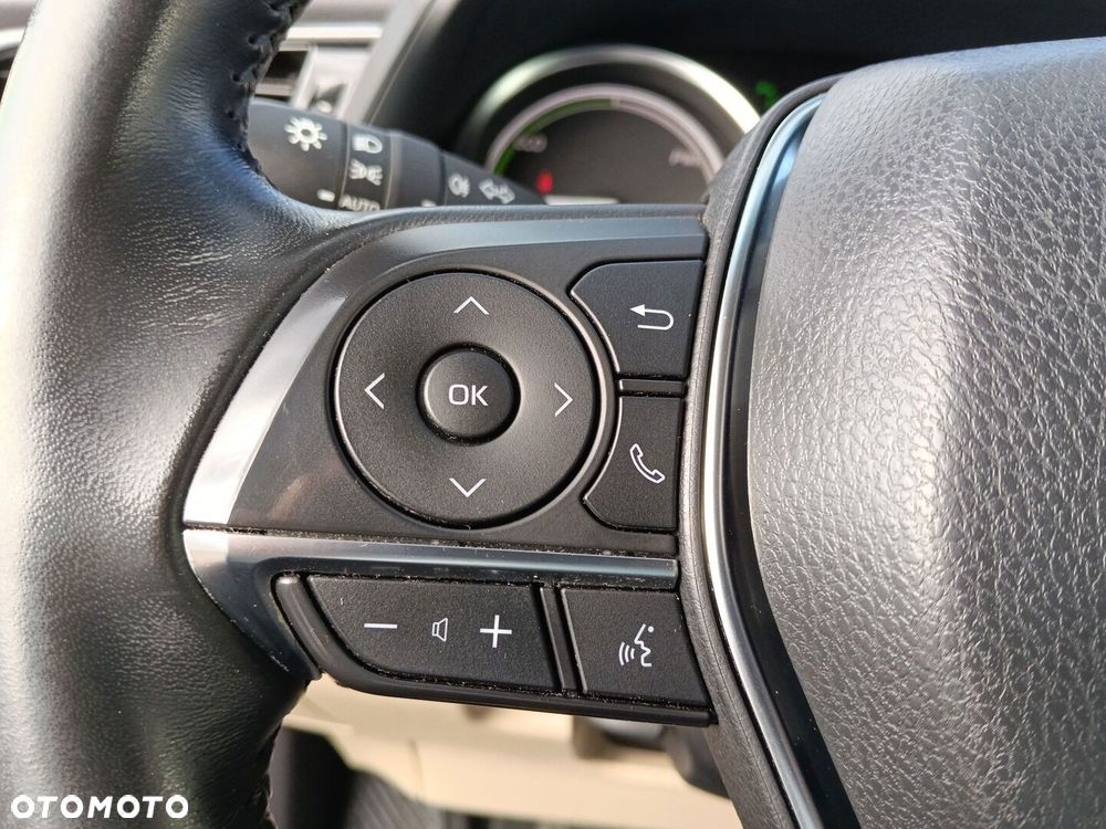 Toyota Camry 2.5 Hybrid Comfort CVT - 18