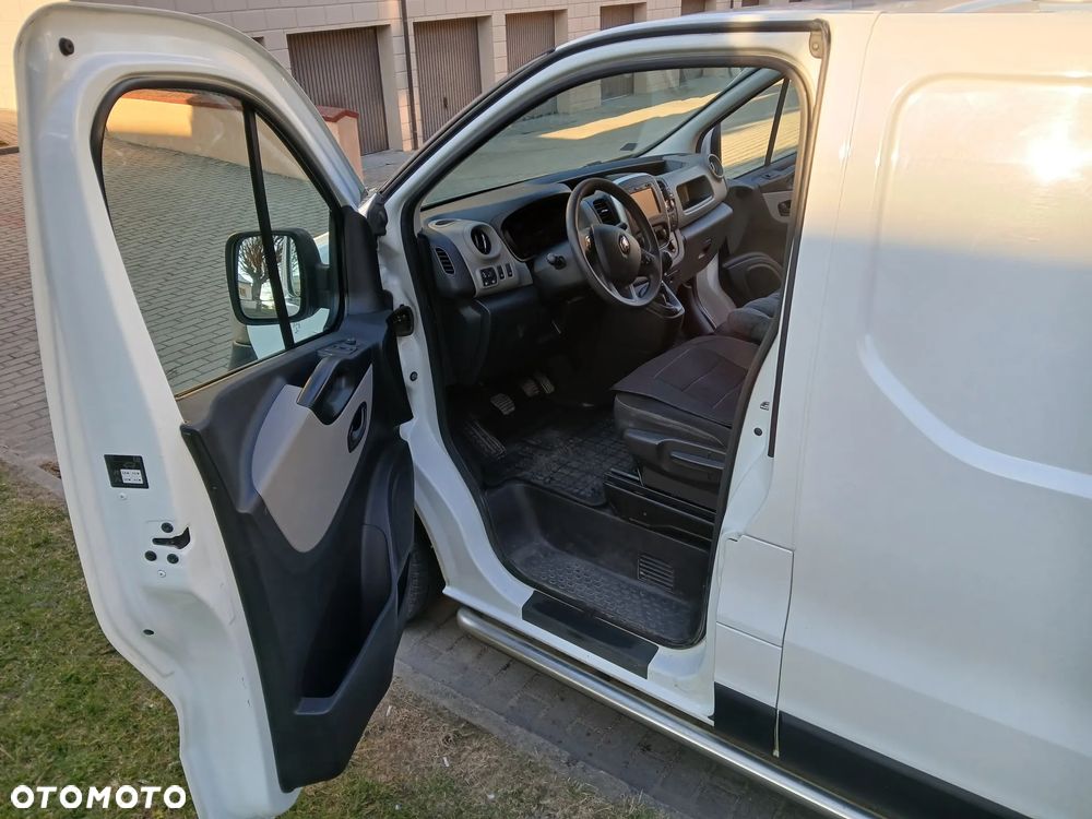 Renault Trafic - 16