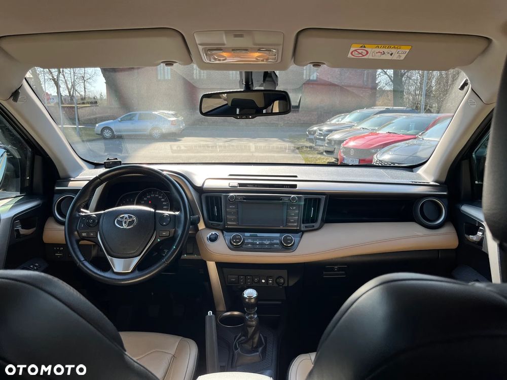 Toyota RAV4 2.0 D-4D Premium 4x2 - 11