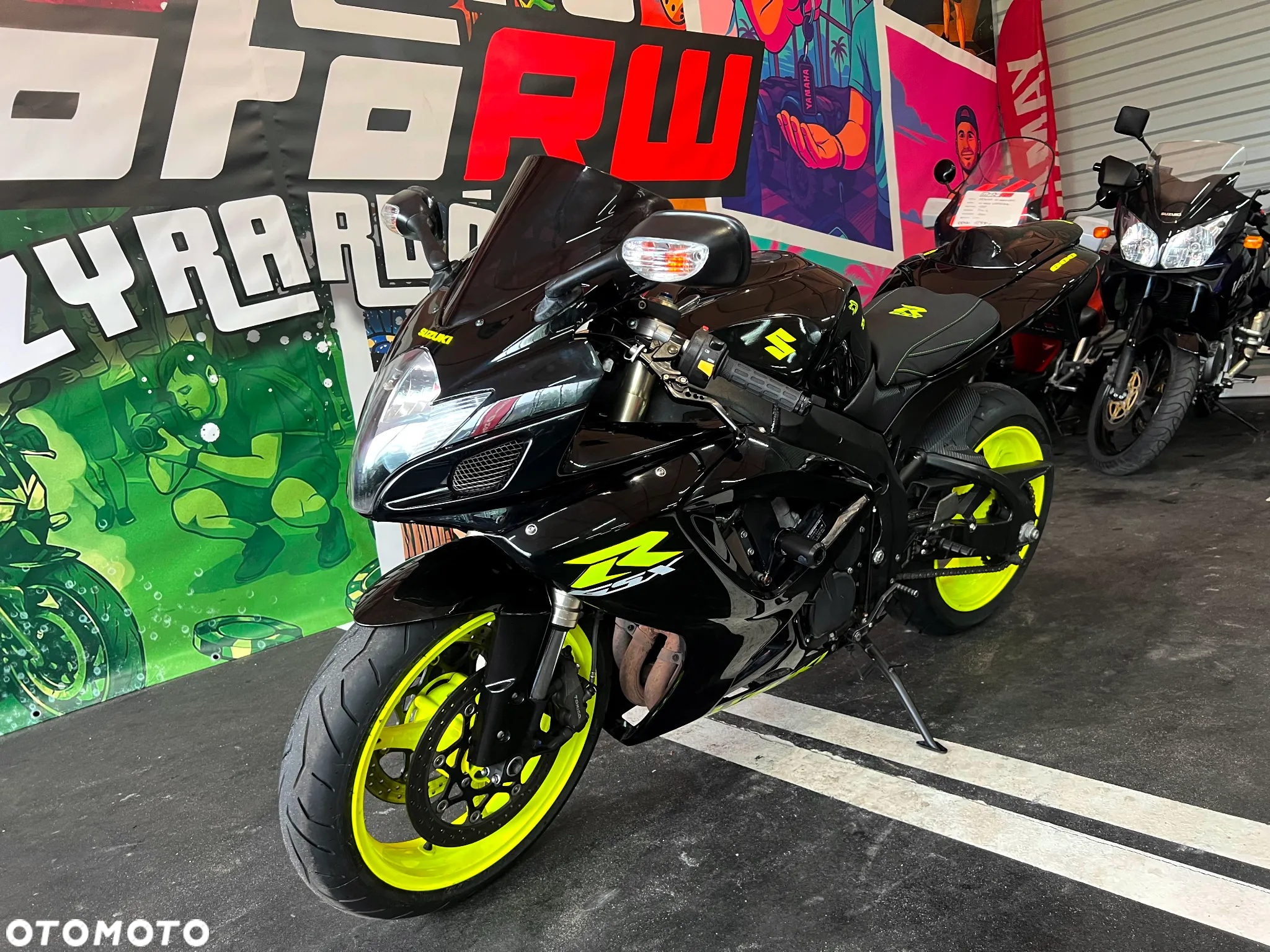 Suzuki GSX-R - 27