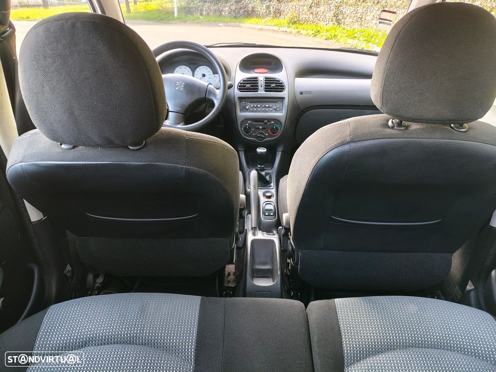 Peugeot 206 1.1 Color Line - 10