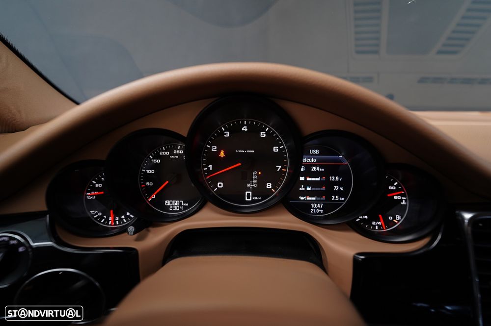 Porsche Panamera 4 PDK - 14