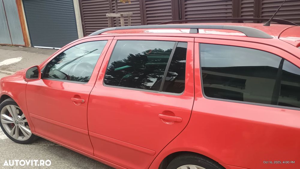 Skoda Octavia Combi 2.0 TDI RS DSG - 8