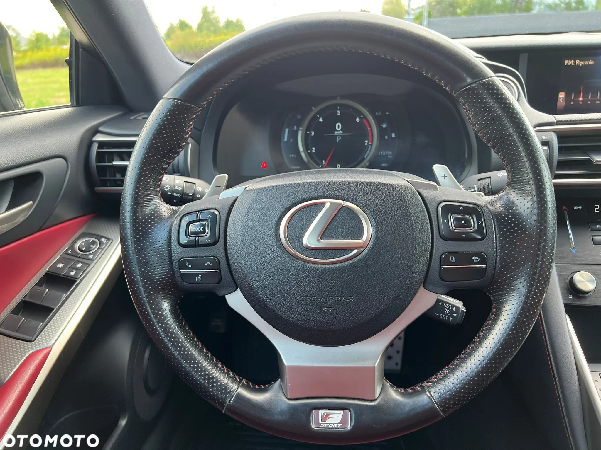 Lexus IS 200t / 300 F Sport - 33