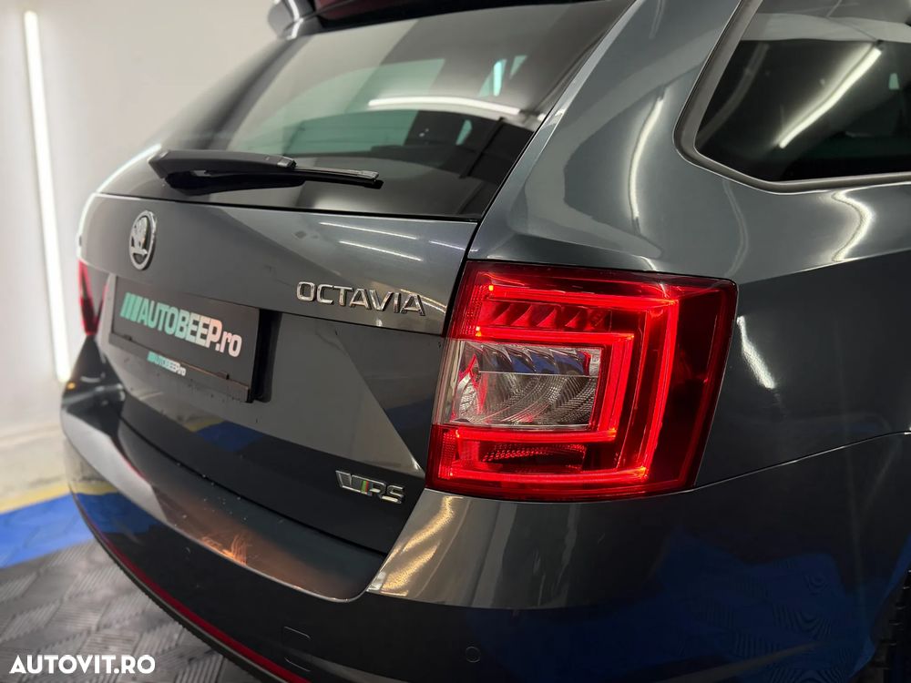 Skoda Octavia 2.0 TDI DSG RS - 9