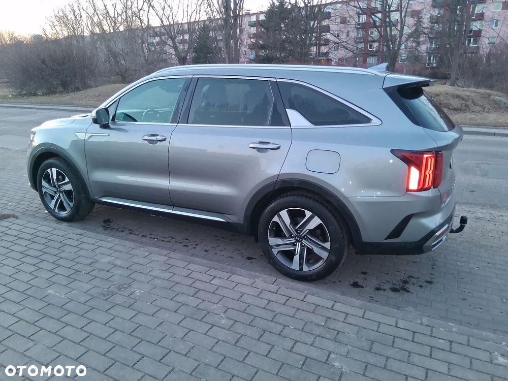 Kia Sorento 1.6 T-GDI HEV L 7os - 17