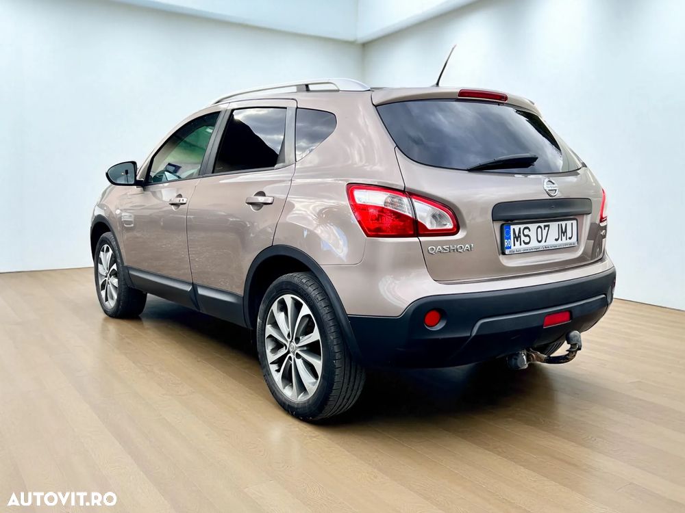 Nissan Qashqai 2.0 dCi DPF 4x4 Aut tekna - 4