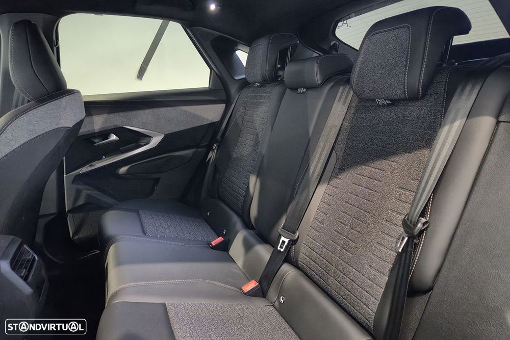Peugeot 3008 1.2 Hybrid Allure e-DCS6 - 13