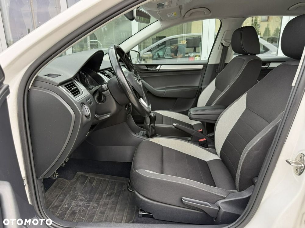 Skoda RAPID Spb 1.0 TSI Ambition - 11