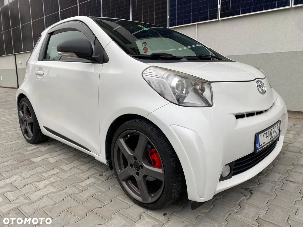 Toyota iQ - 4