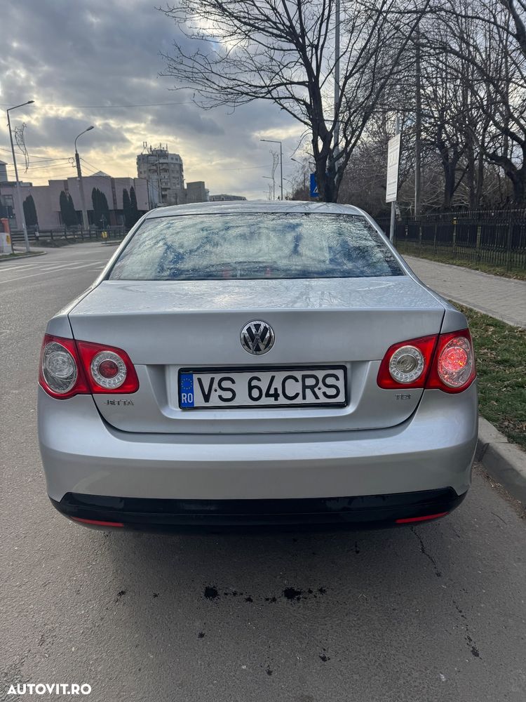 Volkswagen Jetta - 1