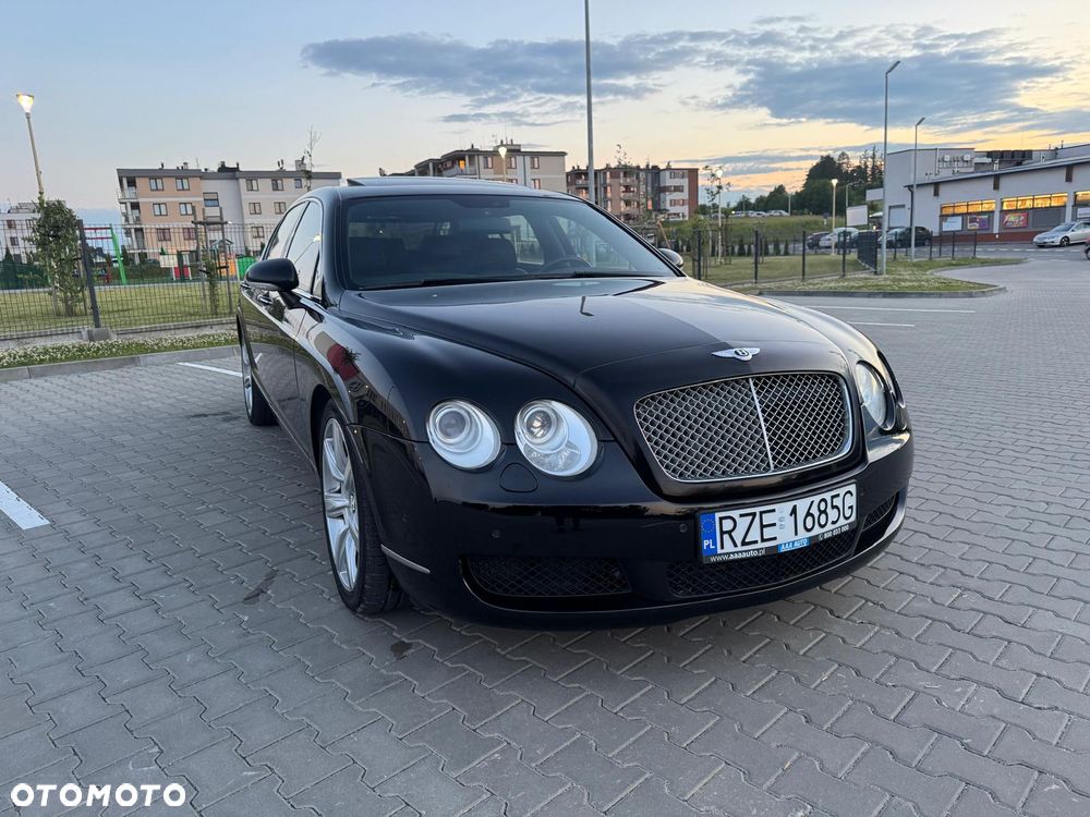 Bentley Flying Spur - 16