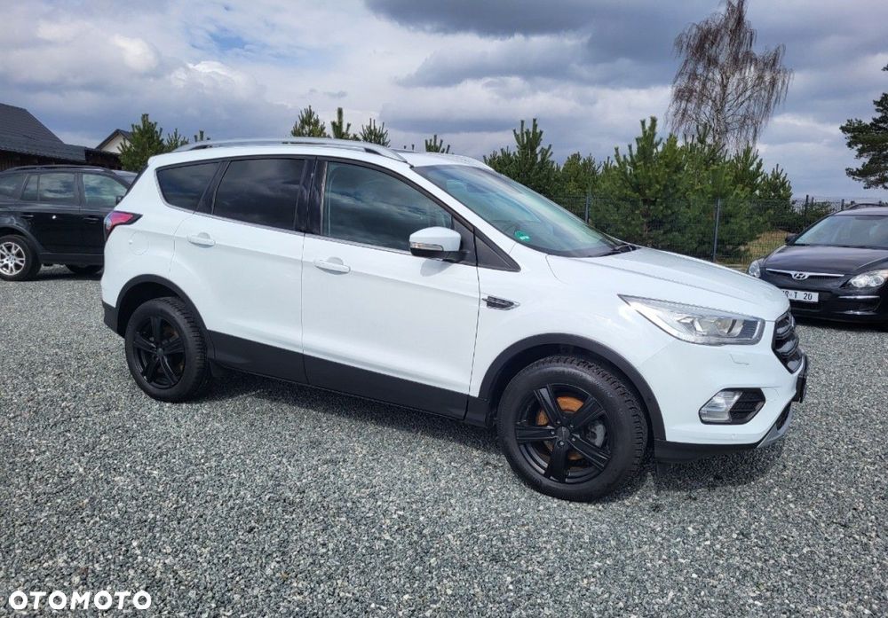 Ford Kuga - 37