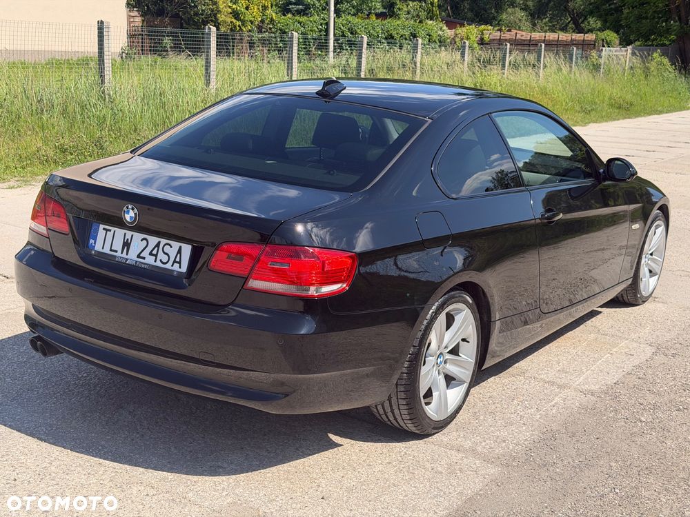 BMW Seria 3 325i Edition Exclusive - 4