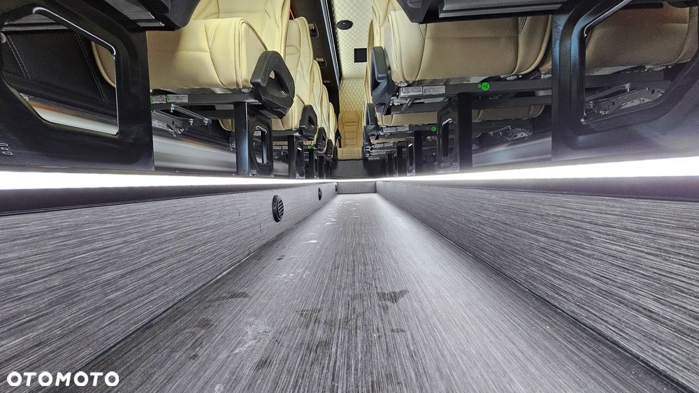 Mercedes-Benz Sprinter 519 - 24