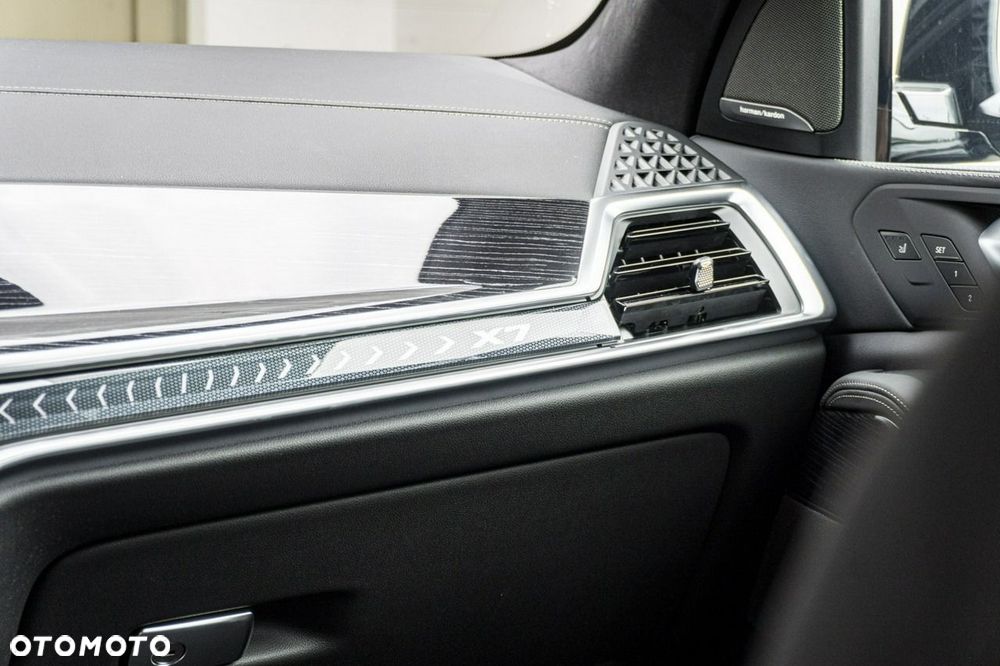 BMW X7 - 26