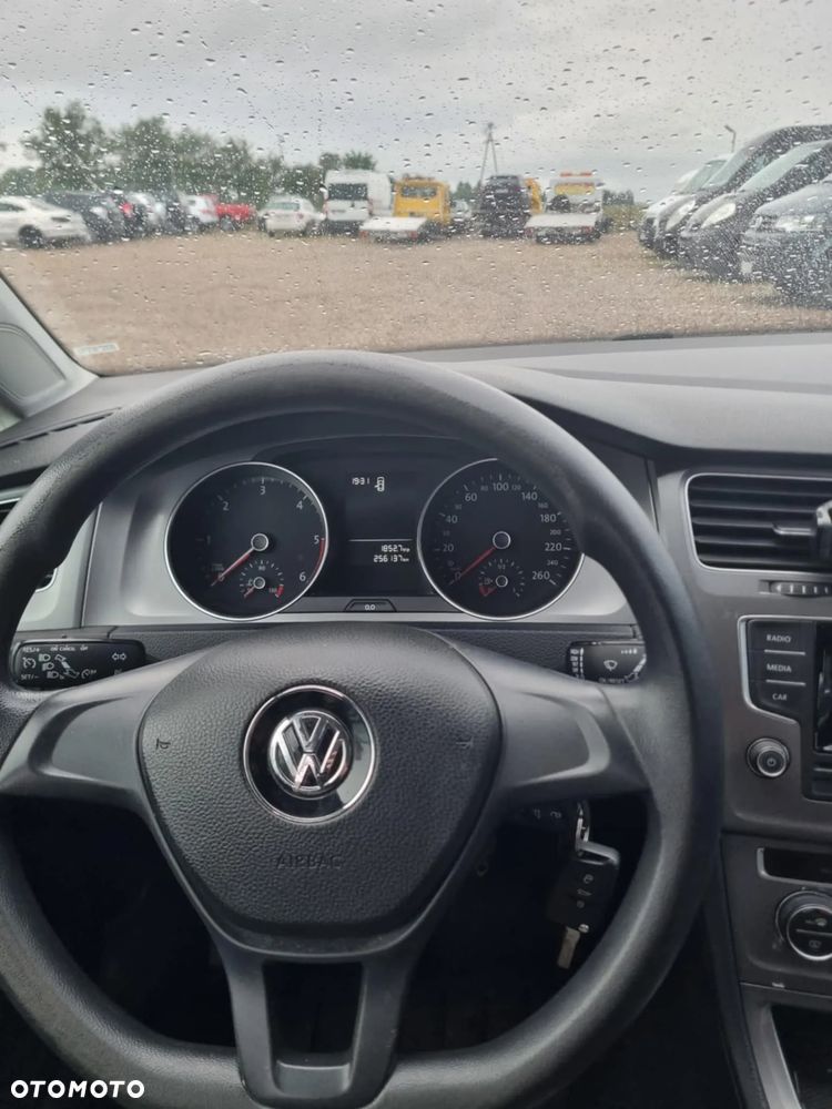 Volkswagen Golf - 6
