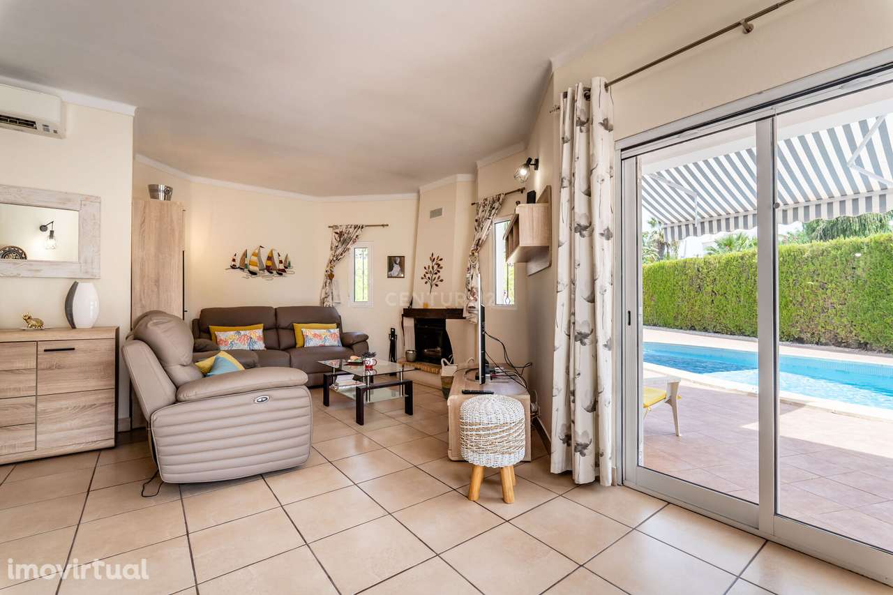 Moradia T3 com piscina apenas a 4Km da praia - Grande imagem: 5/29