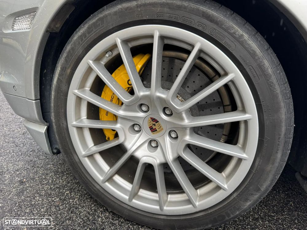 Porsche Cayenne Turbo S - 2