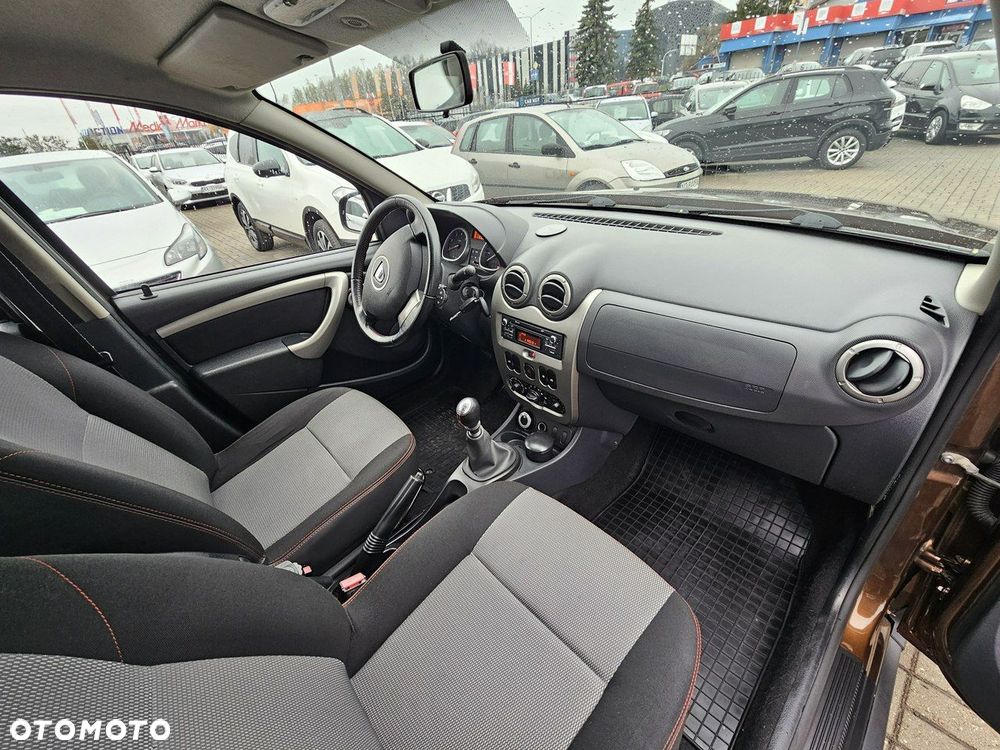 Dacia Duster 1.5 dCi Prestige 4WD - 27