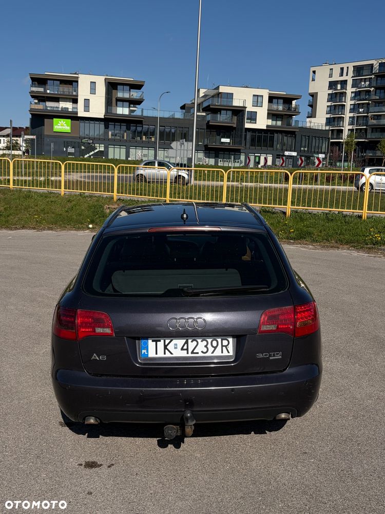 Audi A6 Avant - 16