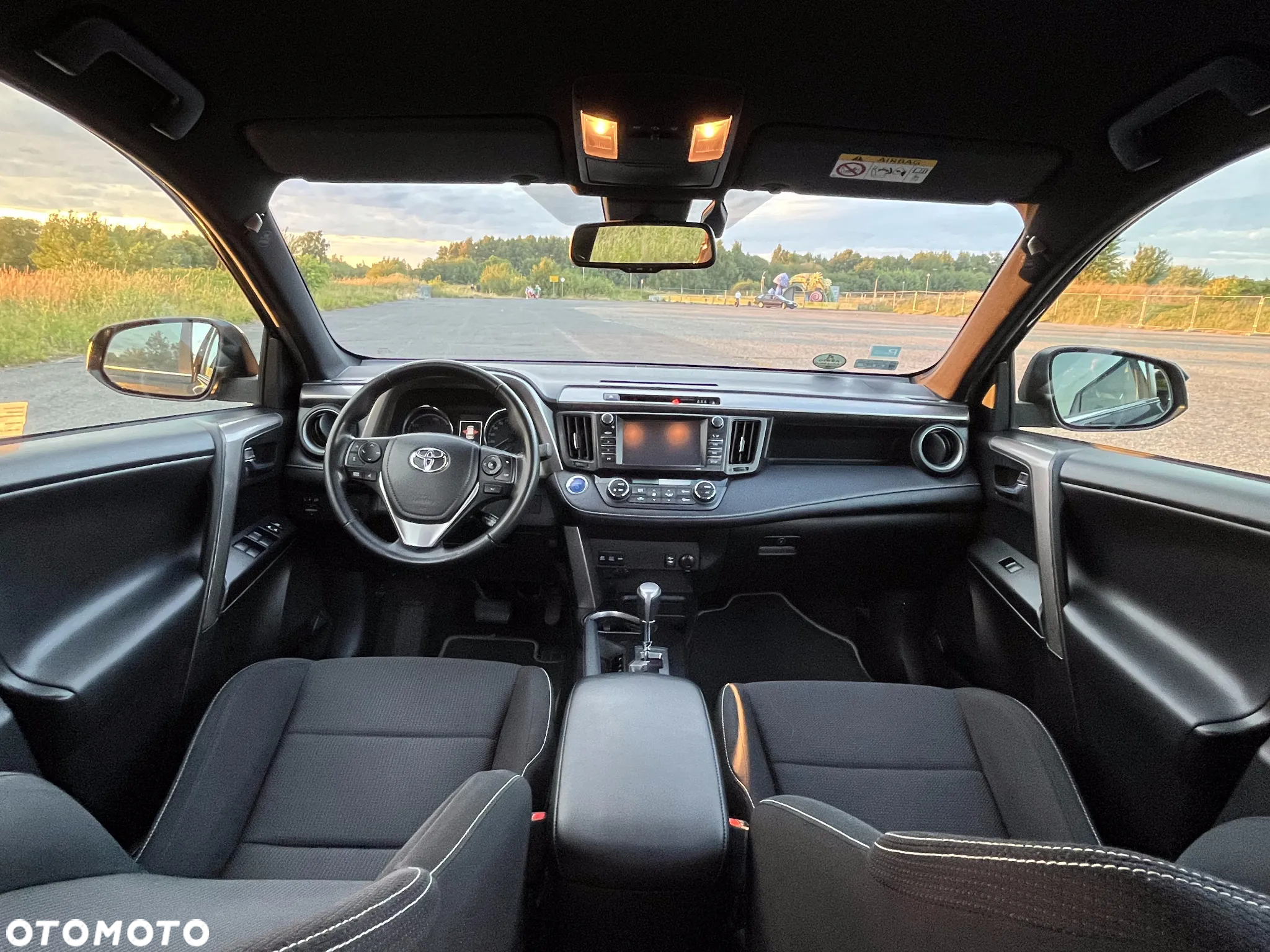 Toyota RAV4 Hybrid Premium 4x2 - 8