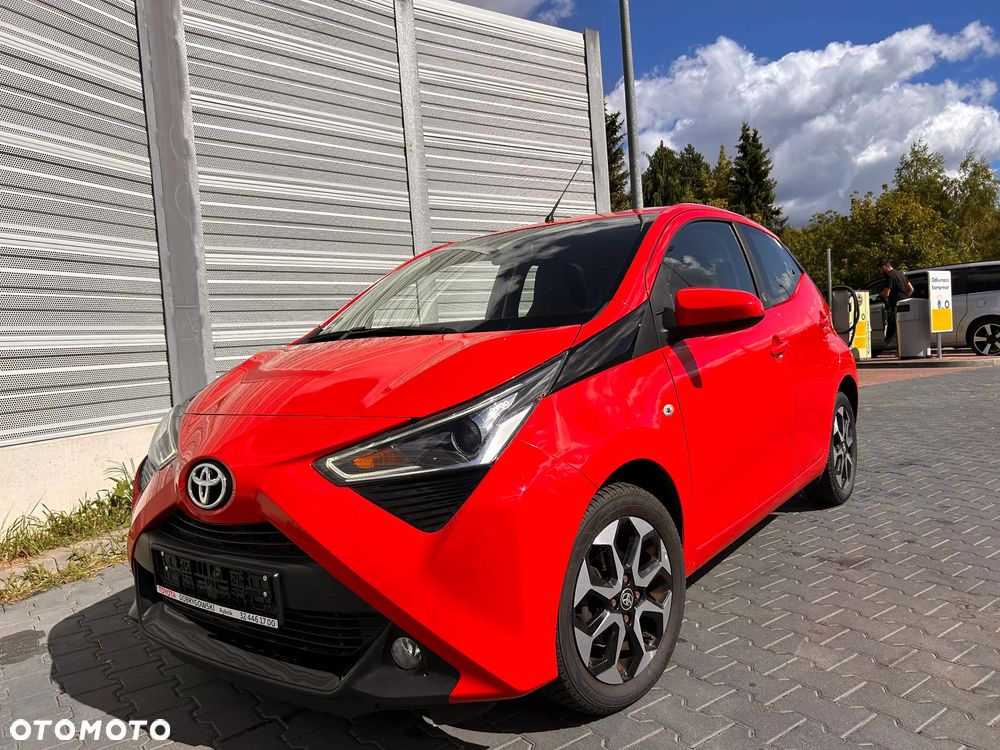 Toyota Aygo x.shift x-play connect