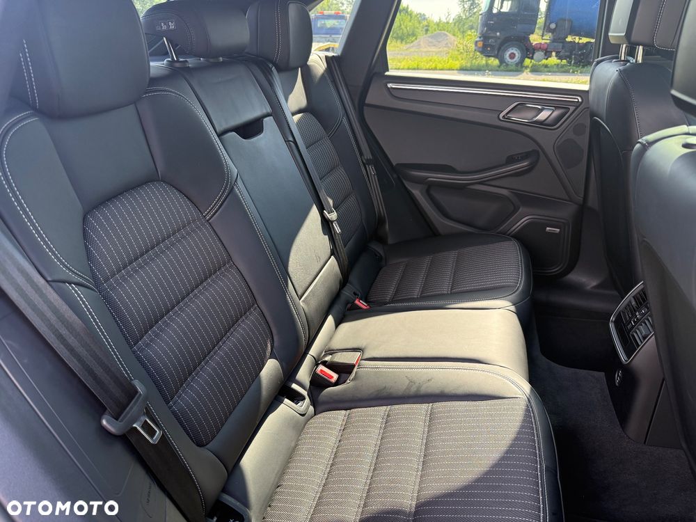 Porsche Macan T - 13