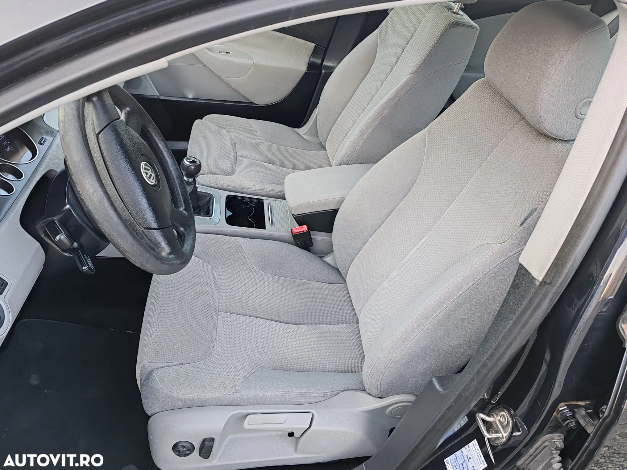 Volkswagen Passat - 12