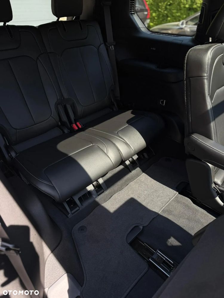 Jeep Grand Cherokee - 13