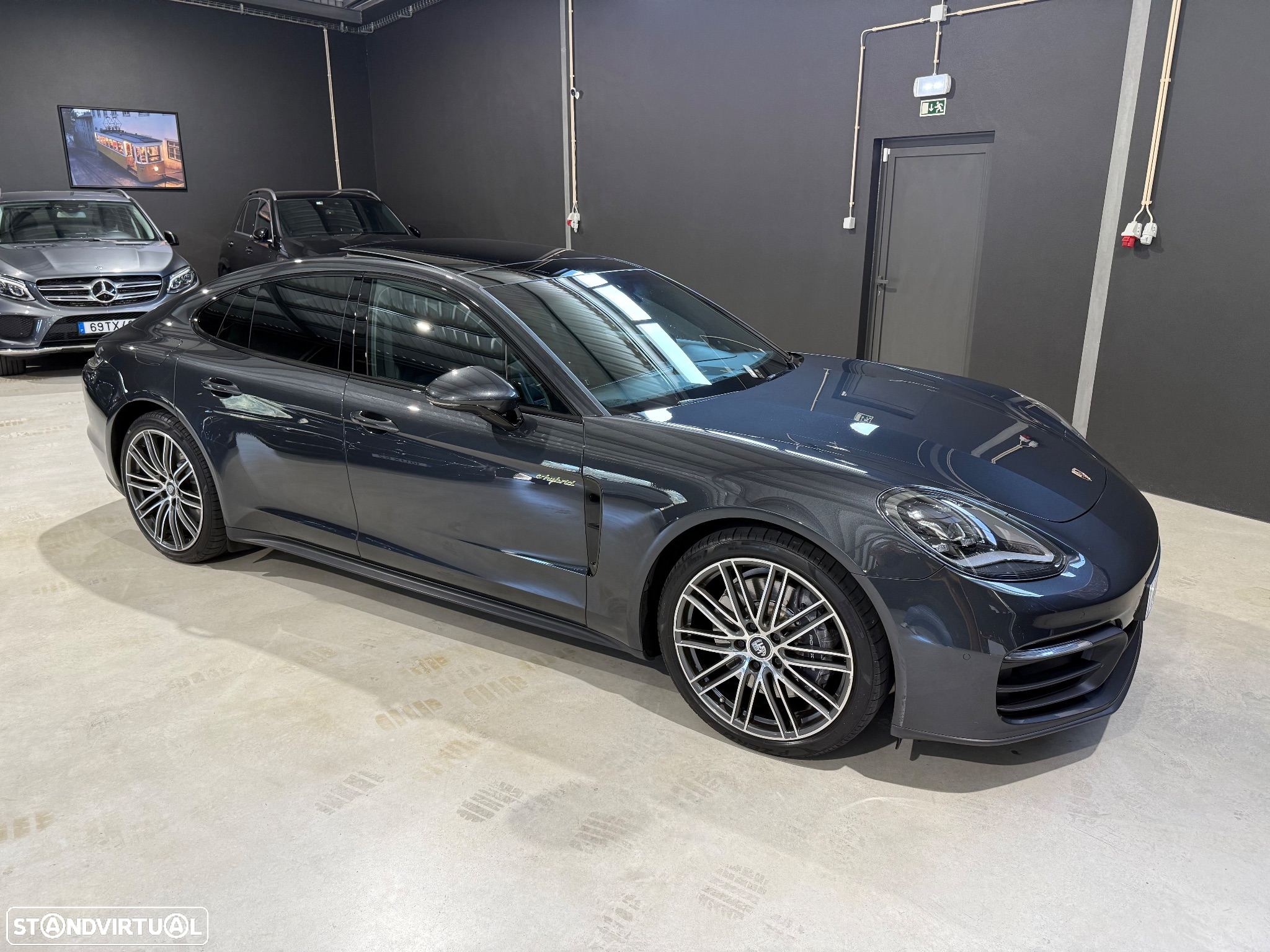 Porsche Panamera 4 E-Hybrid Platinum Edition com PDLS - 15