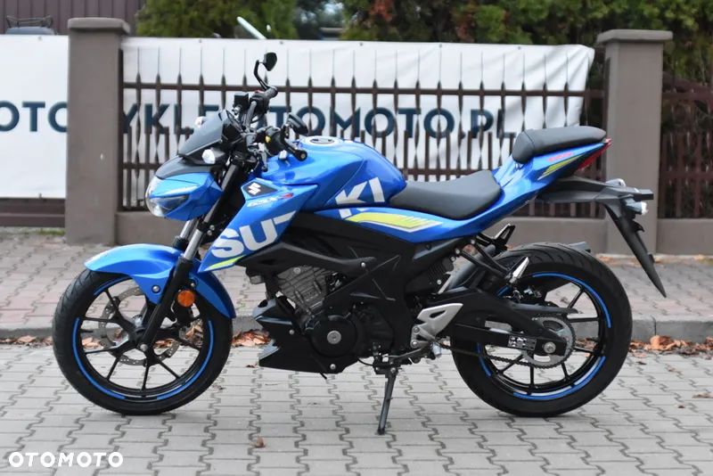 Suzuki GSX - 24