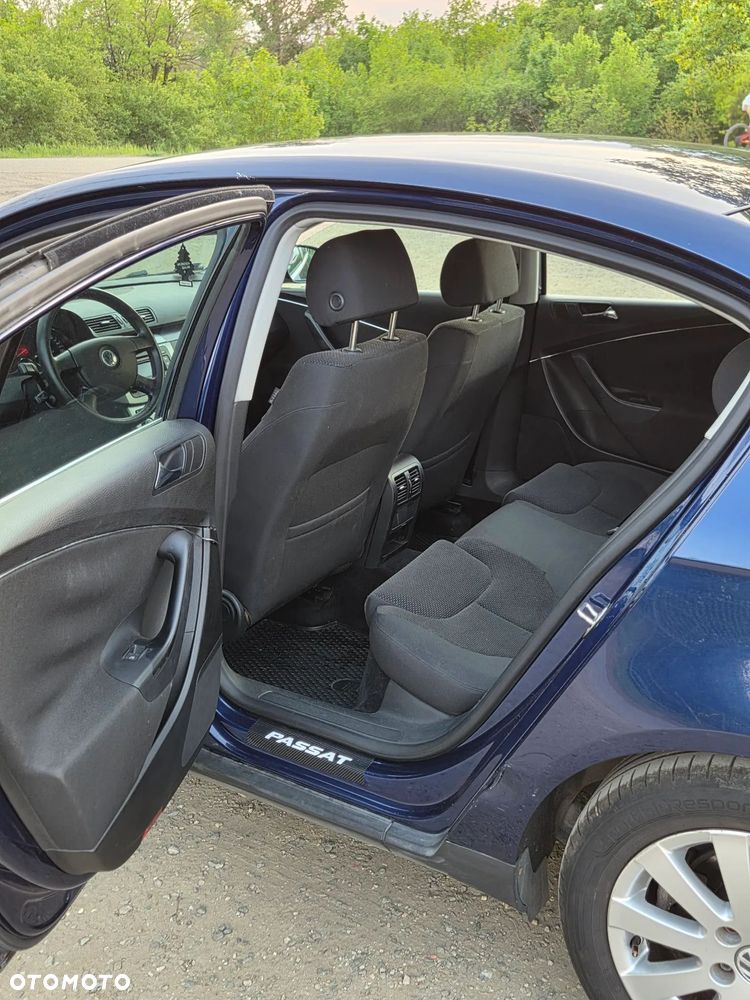 Volkswagen Passat 2.0 FSI Comfortline - 5