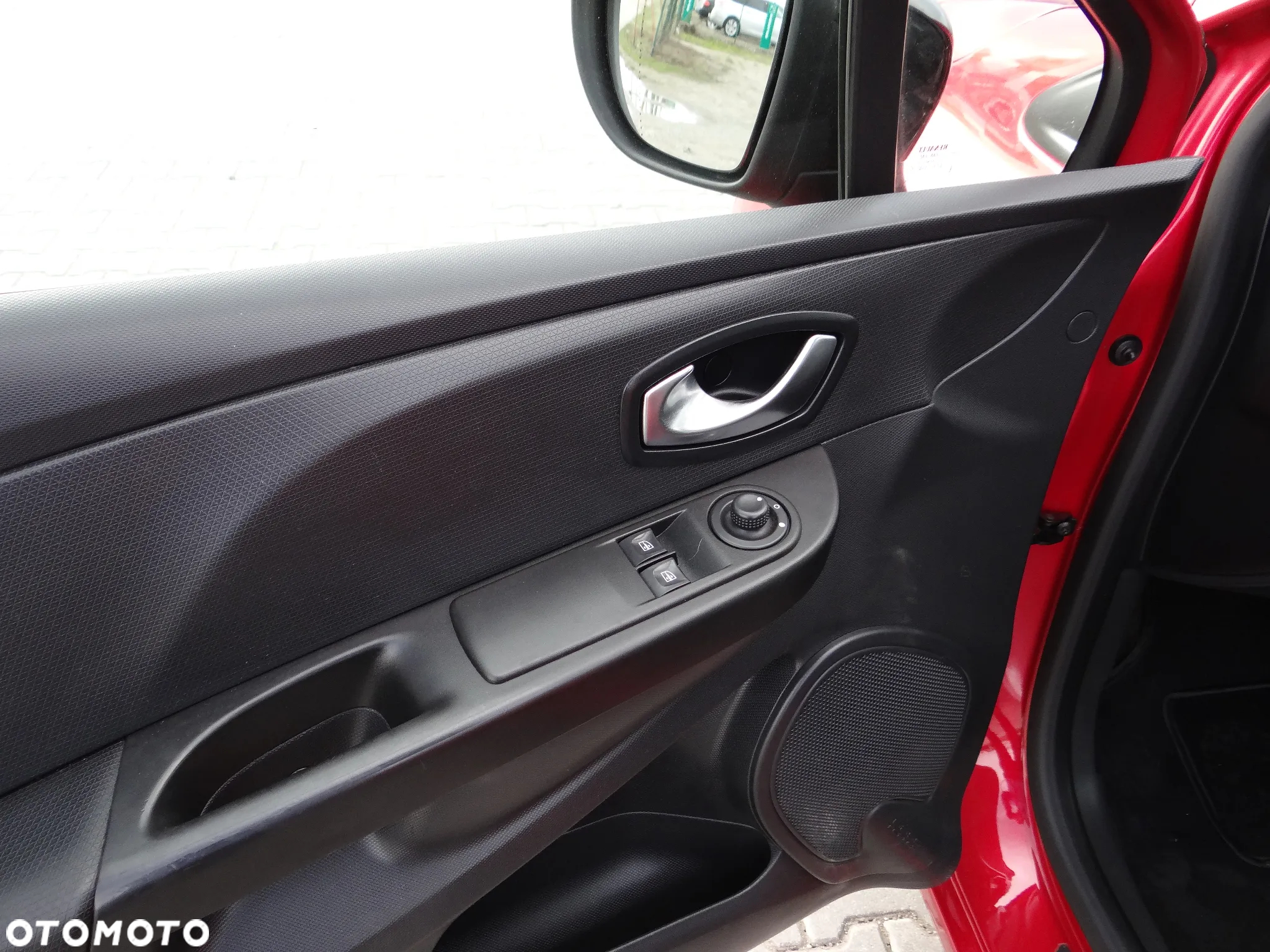 Renault Clio - 12