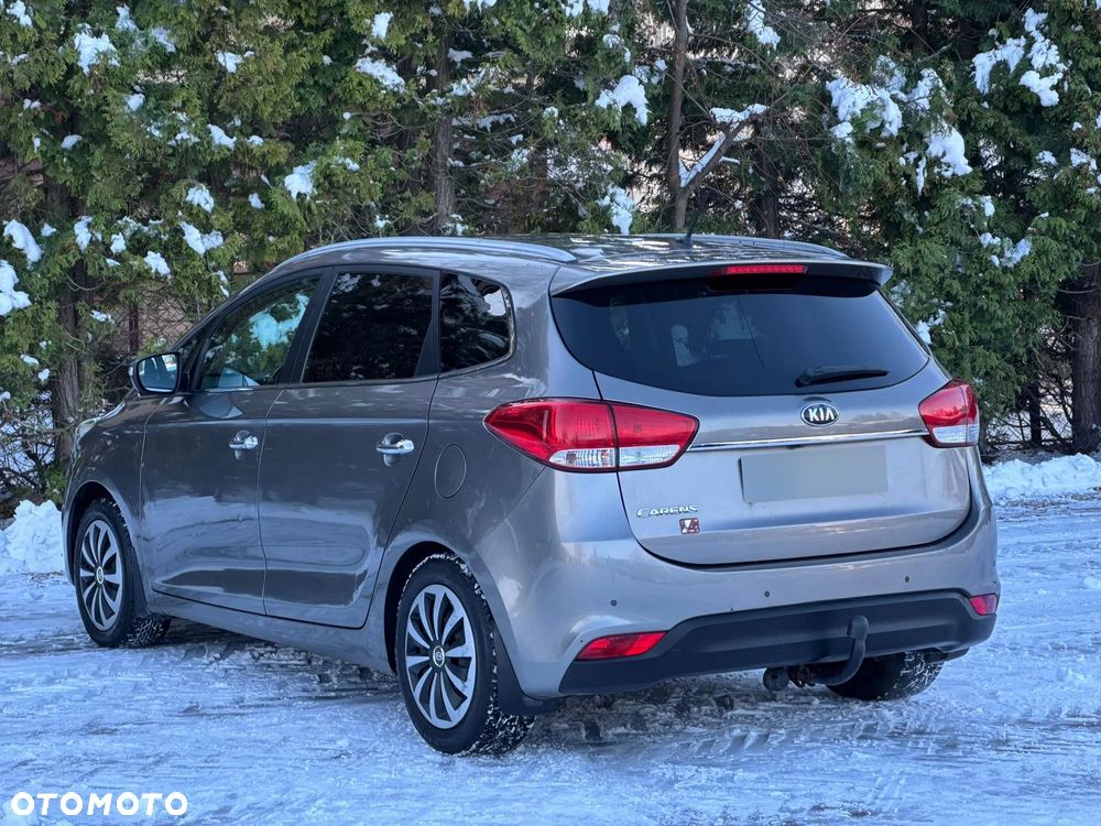 Kia Carens - 15