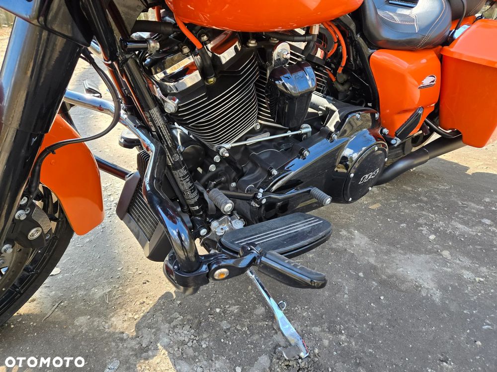 Harley-Davidson Touring Road Glide - 6