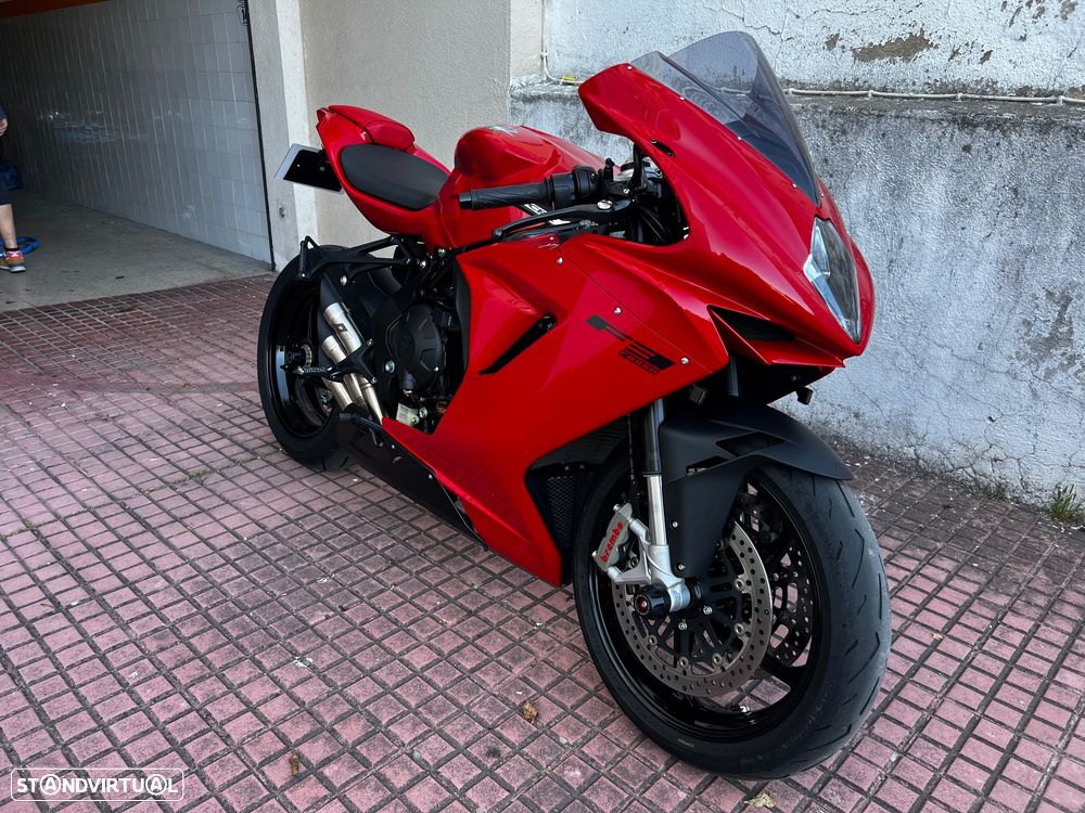 MV Agusta F3 Rosso - 2