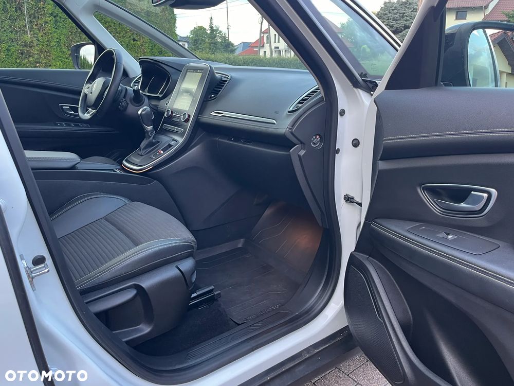 Renault Grand Scenic - 19