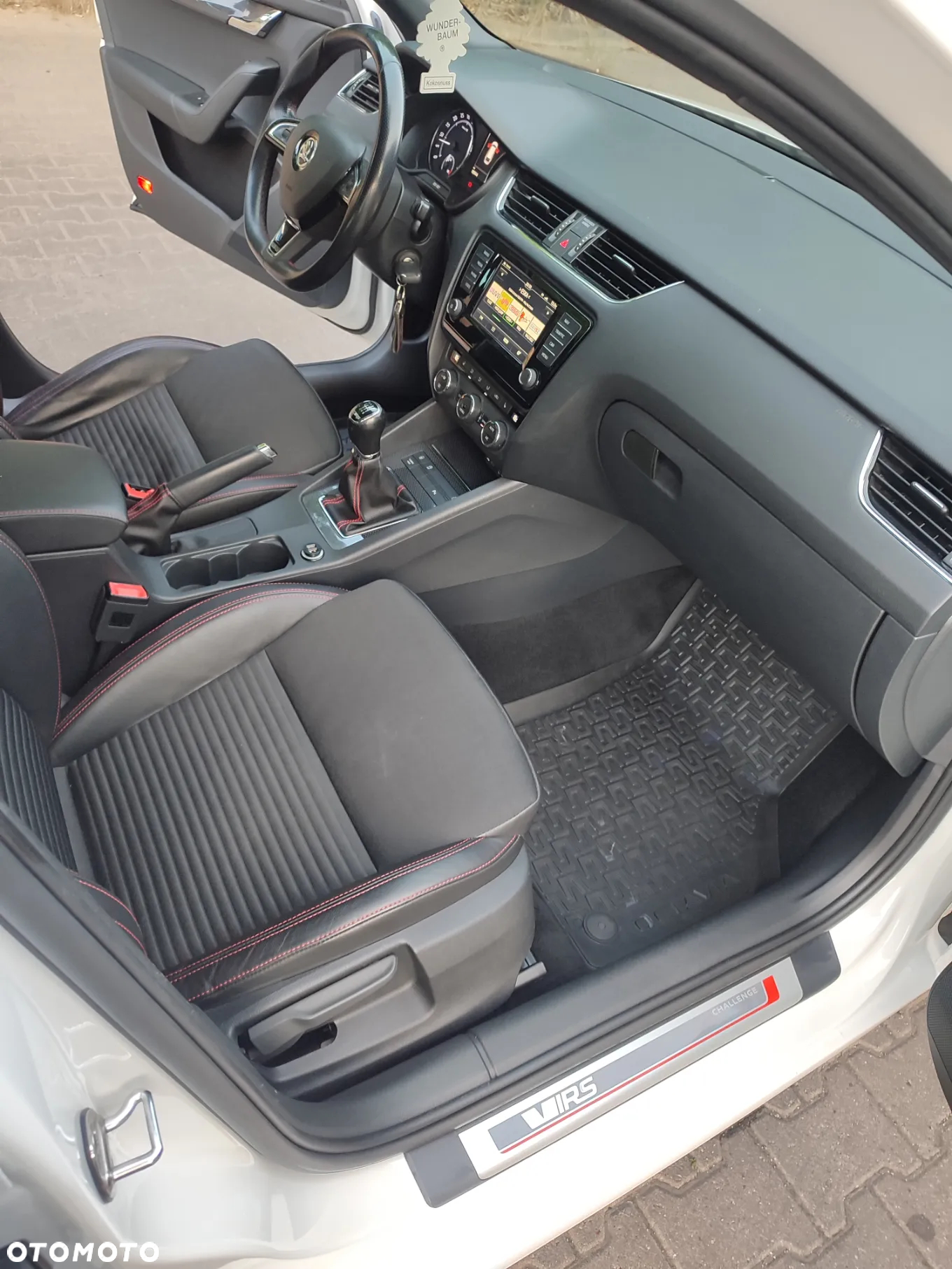 Skoda Octavia Combi 2.0 TDI RS - 11