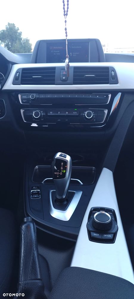 BMW Seria 3 318i Advantage - 12