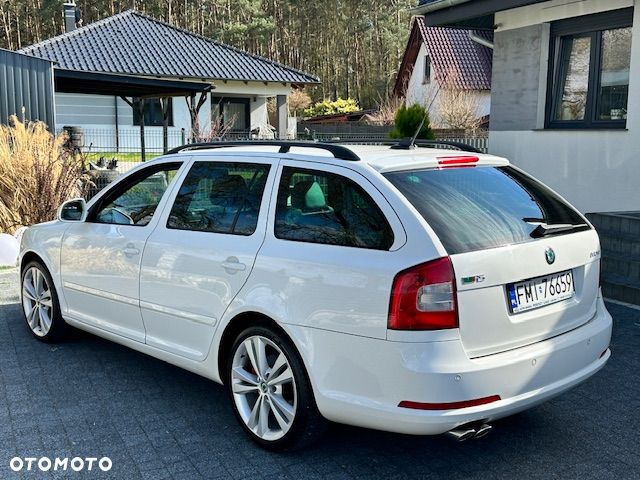 Skoda Octavia 2.0 TDI CR DPF DSG RS - 6